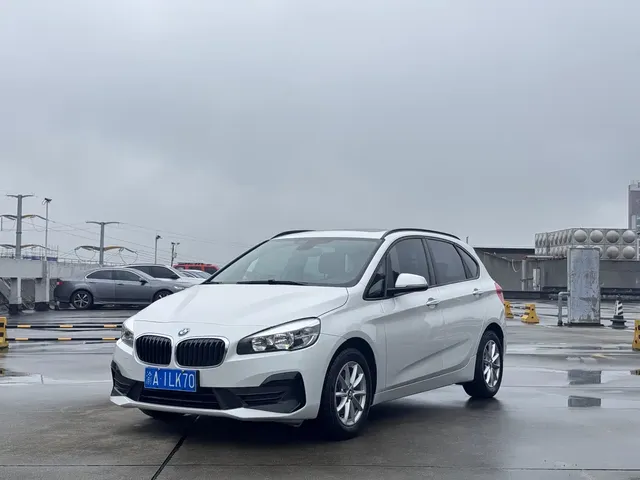 BMW 2 Series Touring 2018 218i Sport Line