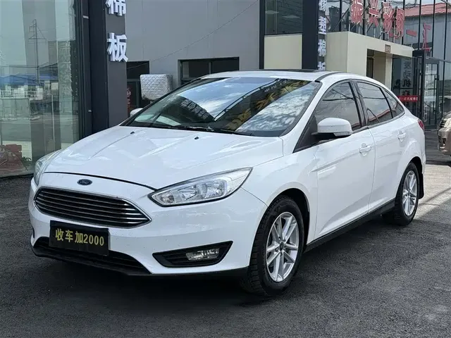 Ford Focus 2017 Sedan 1.6L Automatic Fashion Smart Edition