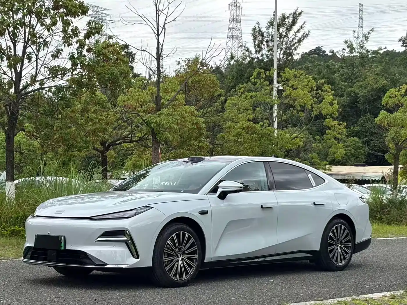 Geely Galaxy Xingyao 8 2025 130km EM-P Starship Edition
