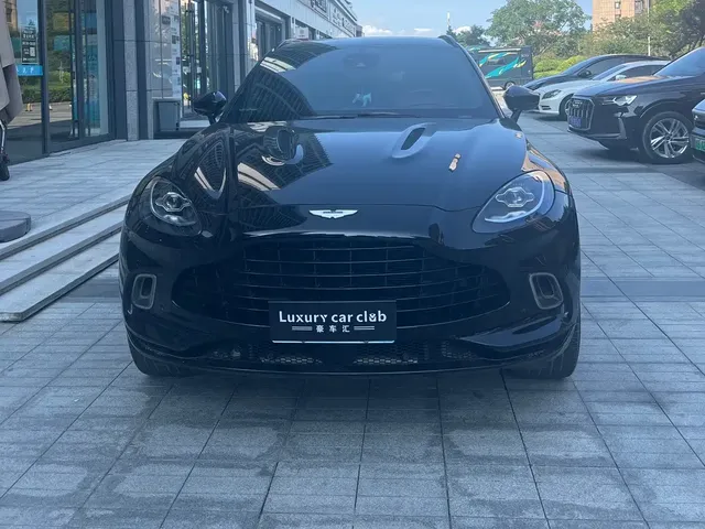 Aston Martin DBX 2020 4.0T V8