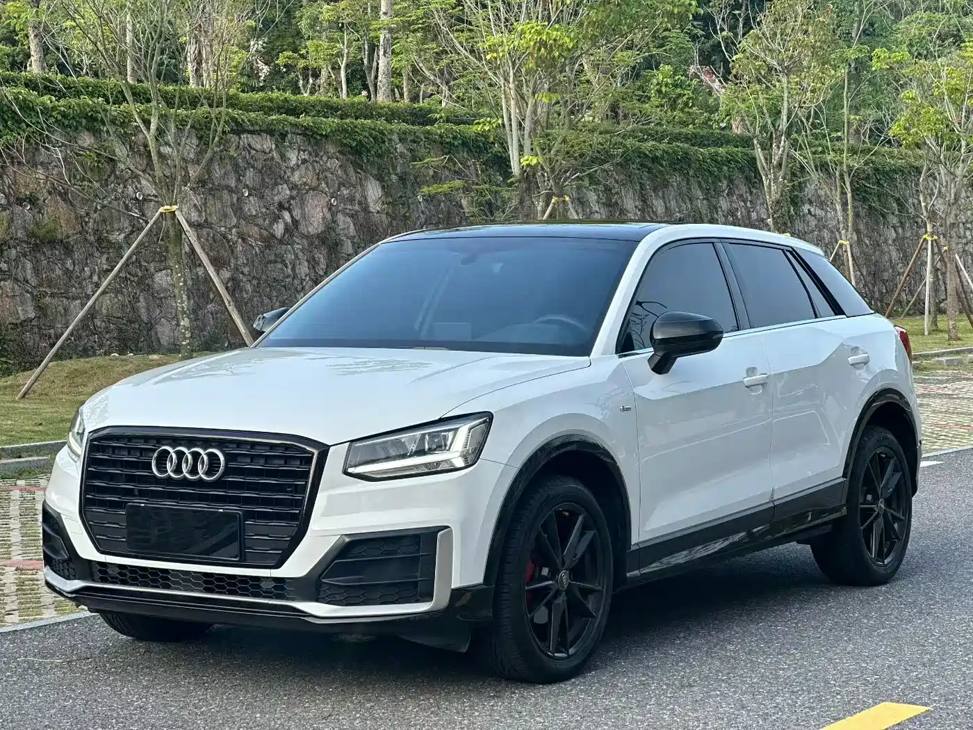 Audi Q2L 2020 35 TFSI Progressive Dynamic Model