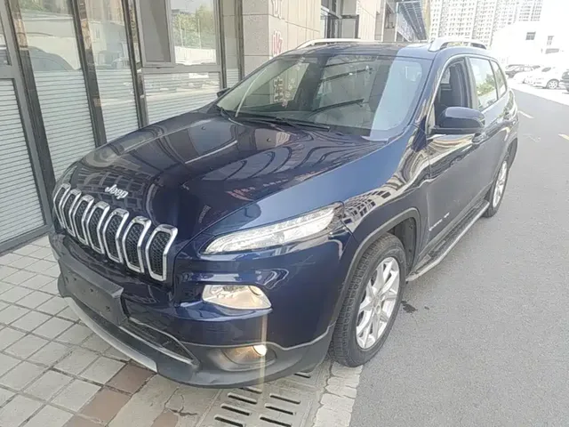 Jeep Cherokee 2017 2.0L Superior Edition