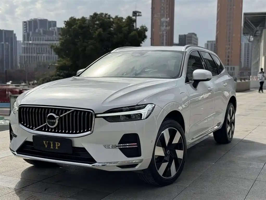 Volvo XC60 Plug-in Hybrid 2025 Plug-in Hybrid Long Range AWD Zhiya Luxury Edition