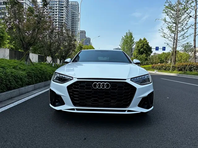 Audi A4L 2025 2 Million Celebration Edition 40 TFSI Luxury Dynamic