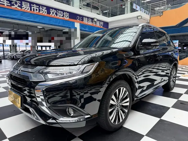 Mitsubishi Outlander 2021 Facelift 2.0L 2WD Premium Edition 5-Seater