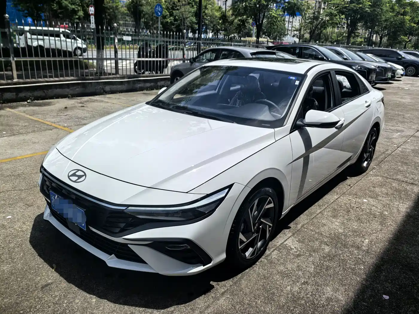 Hyundai Elantra 2023 1.5L CVT GLX Elite Edition