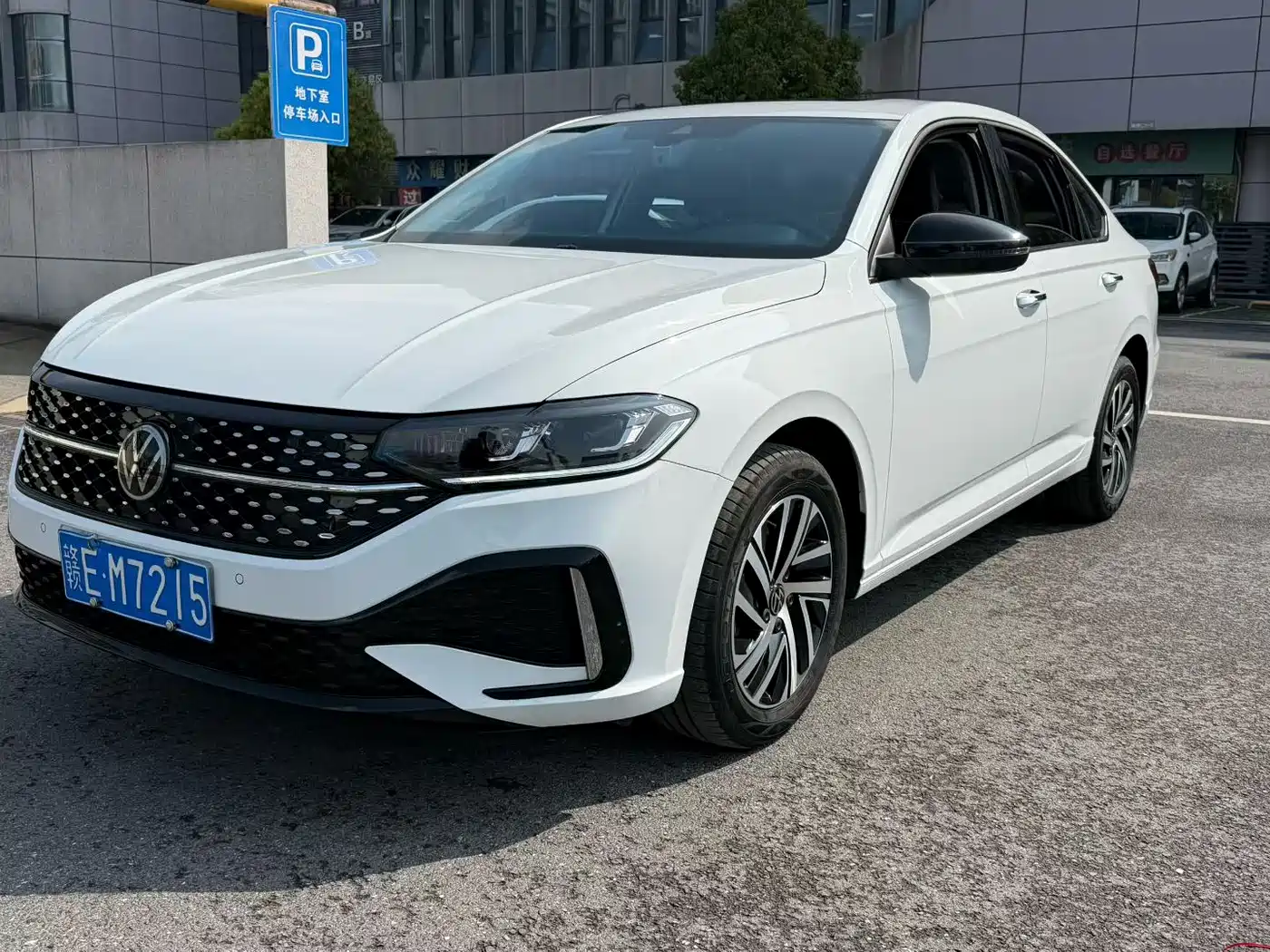 Volkswagen Lavida 2024 Model 300TSI DSG Starlight Leading Edition