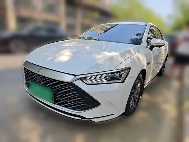 BYD Qin PLUS 2024 Glory Edition DM-i 55KM Leading