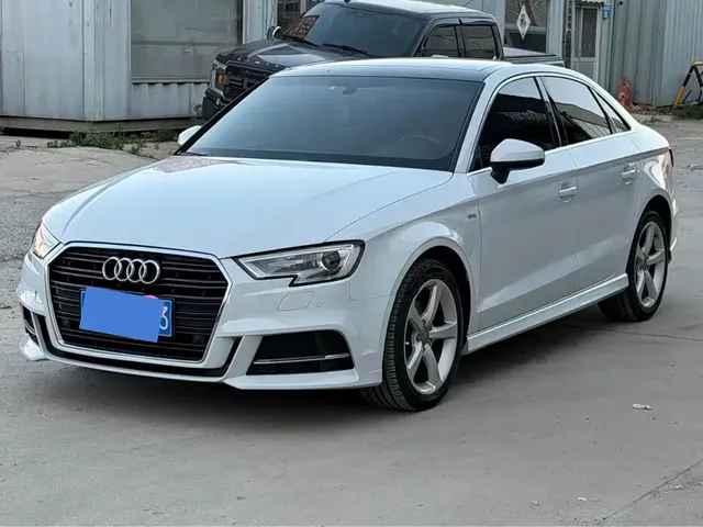 Audi A3 2018 30th Anniversary Limousine 35 TFSI Fashion