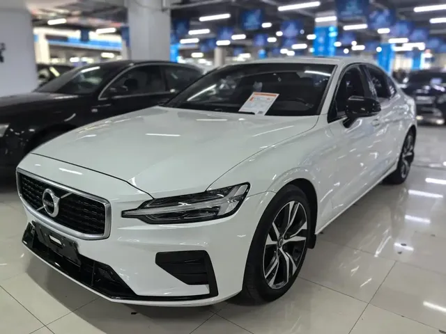 Volvo S60 2020 T4 Momentum Sport Edition