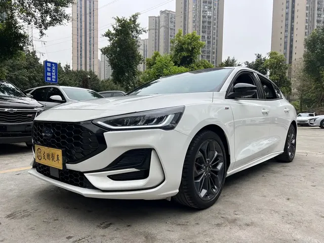Ford Focus 2022 Sedan EcoBoost 180 Automatic ST Line
