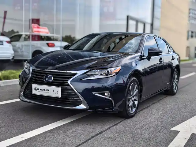 Lexus ES 2015 300h Comfort Edition
