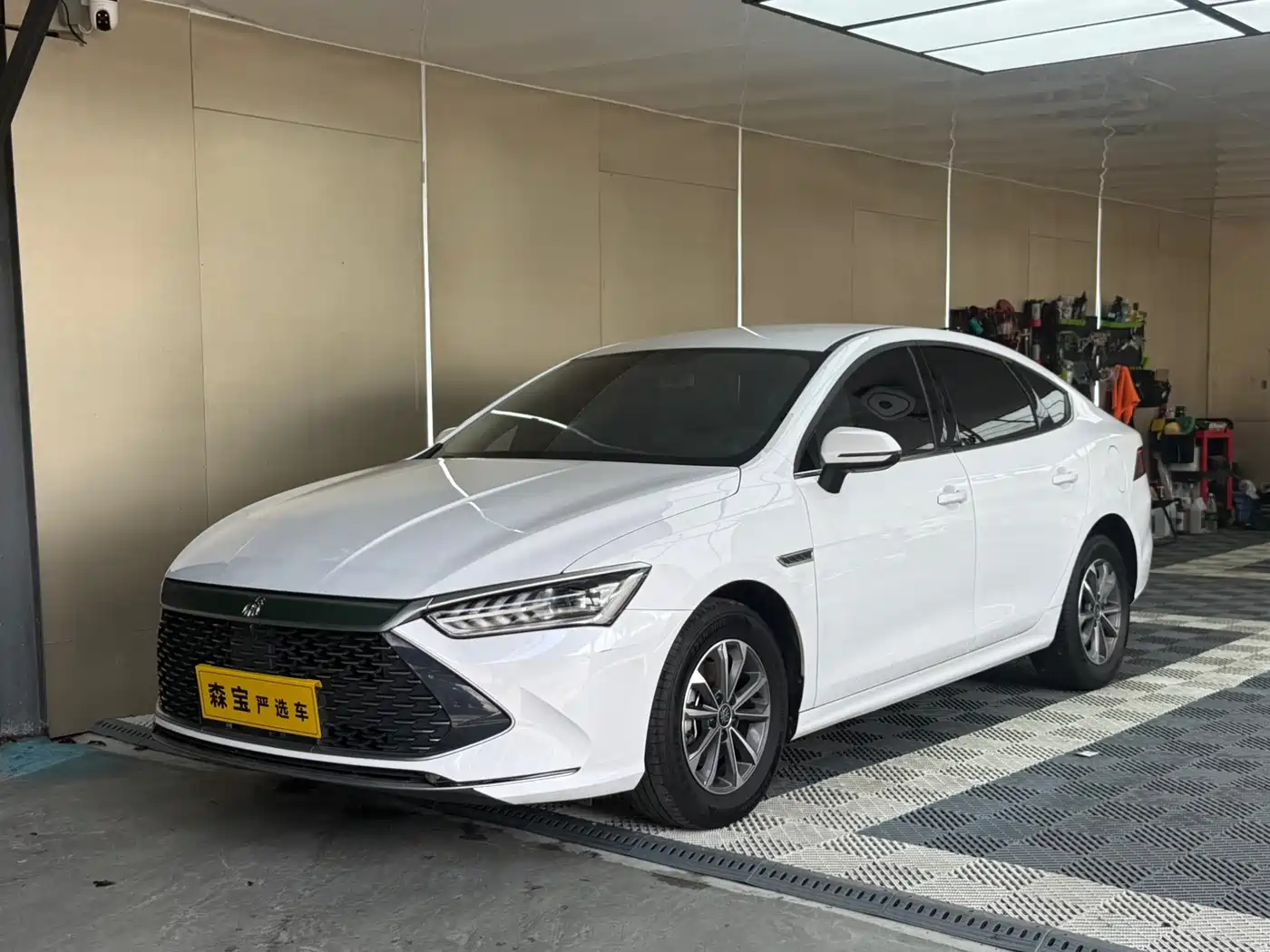 BYD Qin PLUS 2024 Glory Edition DM-i 55KM Leading