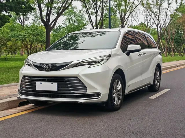 Toyota Sienna 2024 2.5L Hybrid Premium Edition