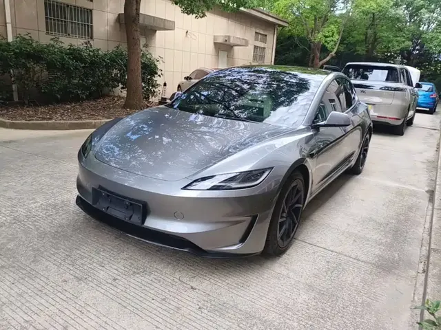 Tesla Model 3 2024 High-Performance All-Wheel Drive Edition