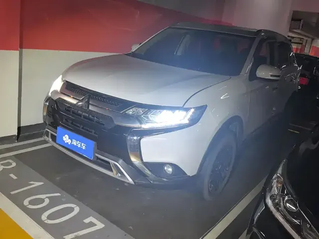 Mitsubishi Outlander 2019 2.4L 4WD Deluxe Edition 5-Seater China VI