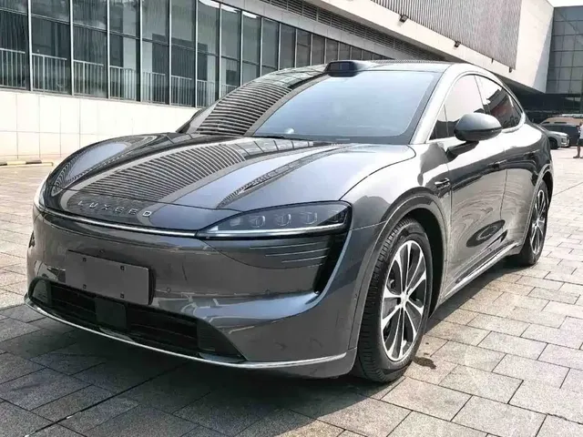 Zhijie Luxeed R7 2025 Extended Range 251km Max