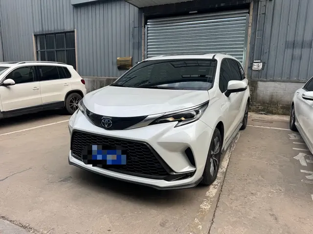 Toyota Granvia 2023 2.5L Hybrid Luxury Edition