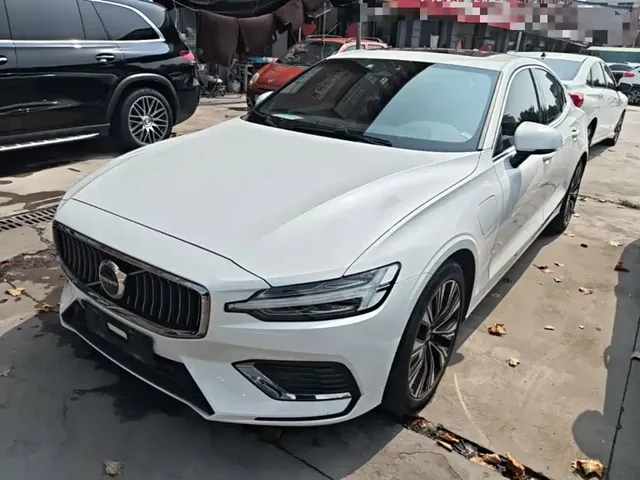 Volvo S60 Plug-in Hybrid 2023 T8 AWD Long Range Smart Comfort Luxury Edition