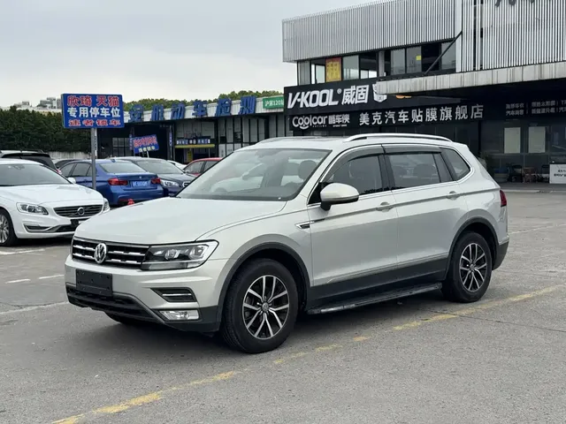 Volkswagen Tiguan L 2018 Facelift 330TSI Automatic 2WD Luxury Edition