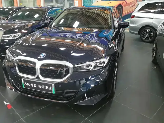 BMW i3 2025 eDrive 35 L