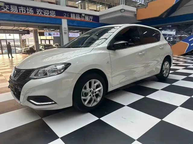 Nissan Tiida 2021 1.6L CVT Cool Edition