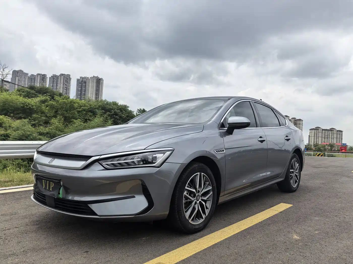 BYD Qin PLUS 2021 EV 400KM Luxury Model