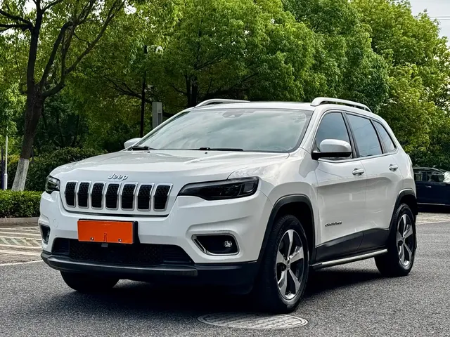 Jeep Cherokee 2019 2.0T 4WD Adventure Edition China V