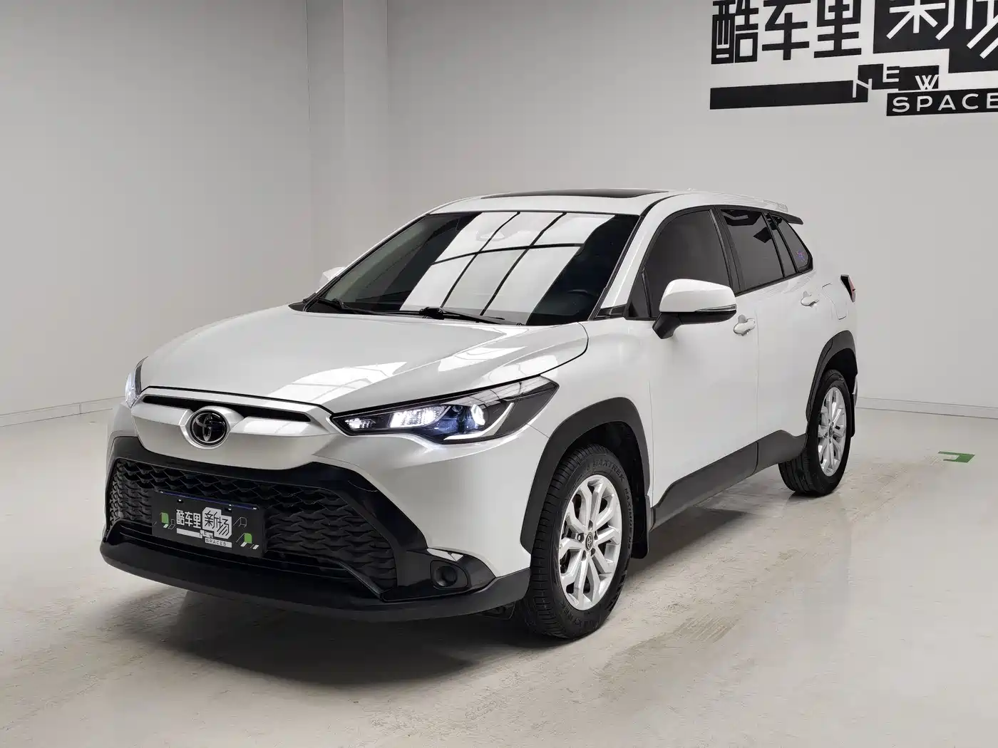 Toyota Frontlander 2023 2.0L CVT Leading Edition