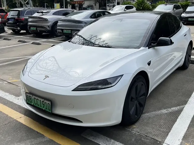 Tesla Model 3 2023 Rear-Wheel Drive