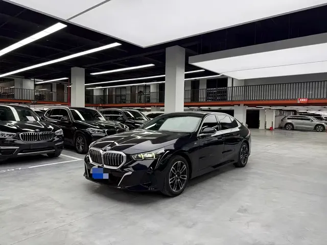 BMW 5 Series 2025 530Li Leading M Sport Package