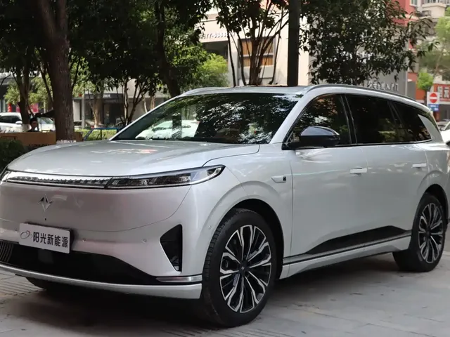 Dongfeng Yipai eπ008 2026 6-seater Pure Electric Family Edition