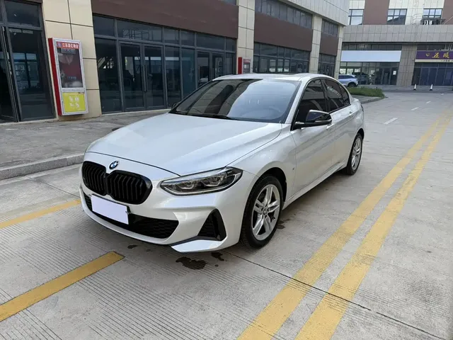 BMW 1 Series 2022 120i M Sport Shadow Edition