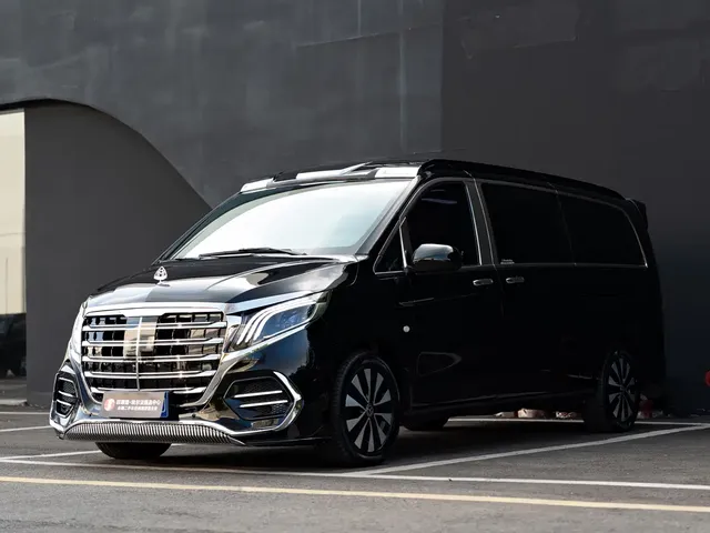 Mercedes-Benz Vito 2023 2.0T Business 7-Seater