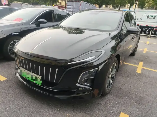 Hongqi E-QM5 2023 Facelift Basic Travel Edition