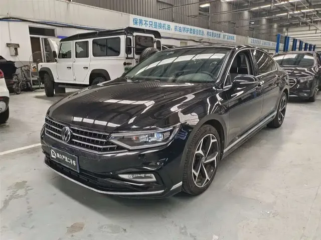 Volkswagen Magotan 2023 2 Million Units Anniversary Edition 330TSI DSG Leading Type