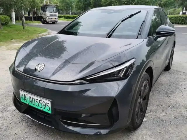 Volkswagen Unique 06 2025 Pro