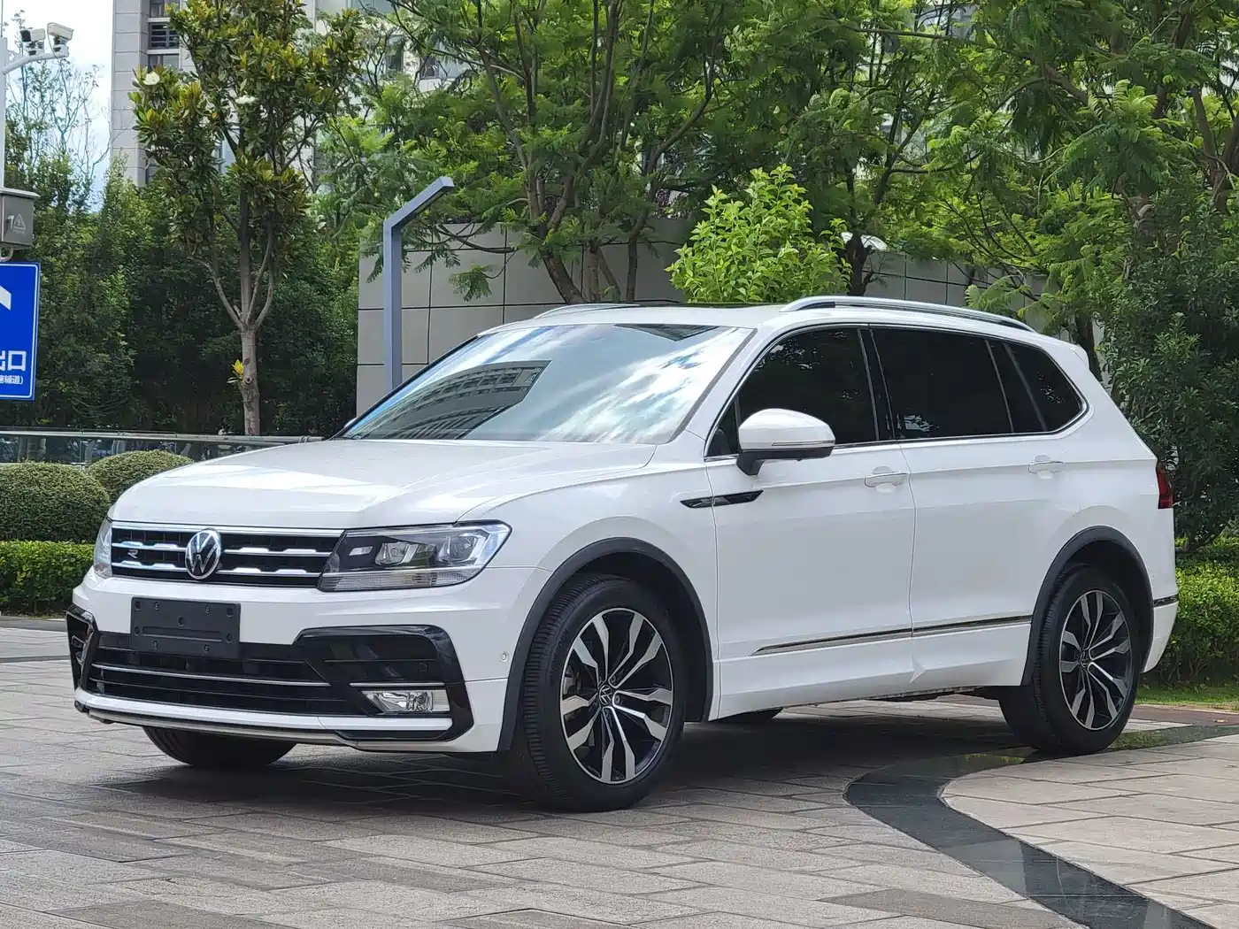 Volkswagen Tiguan L 2021 330TSI Automatic 2WD R-Line Premium