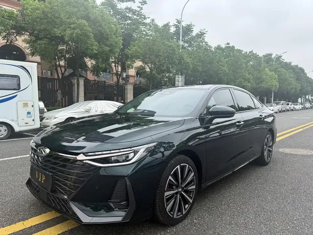 Chery Arrizo 8 2025 Model 2.0T Automatic Royal+