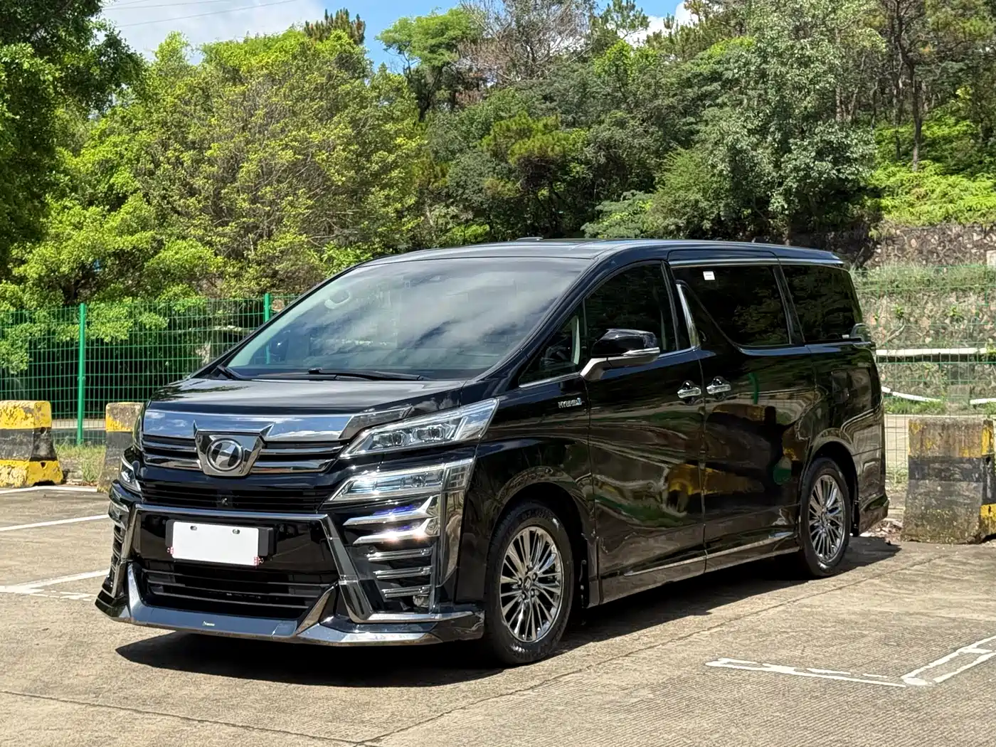 Toyota Vellfire 2021 Crown Hybrid 2.5L HV Luxury Edition