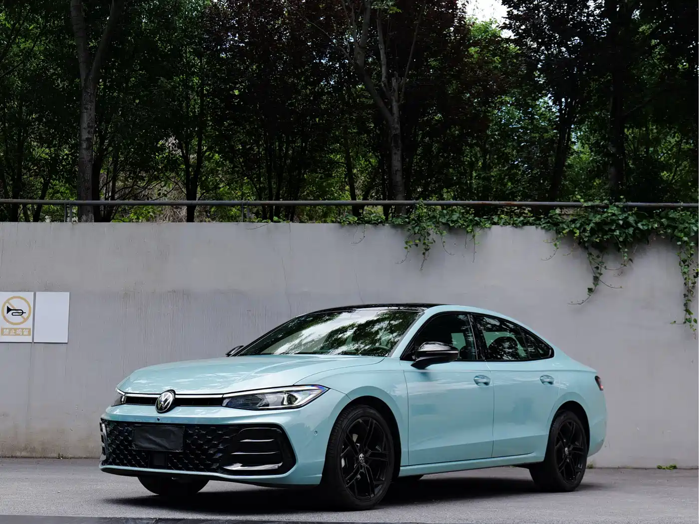 Volkswagen Passat 2026 Pro 380TSI Starlight Dragon Prestige Edition