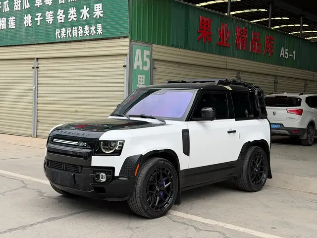 Land Rover Defender 2022 Model 90 3.0T P400 XS