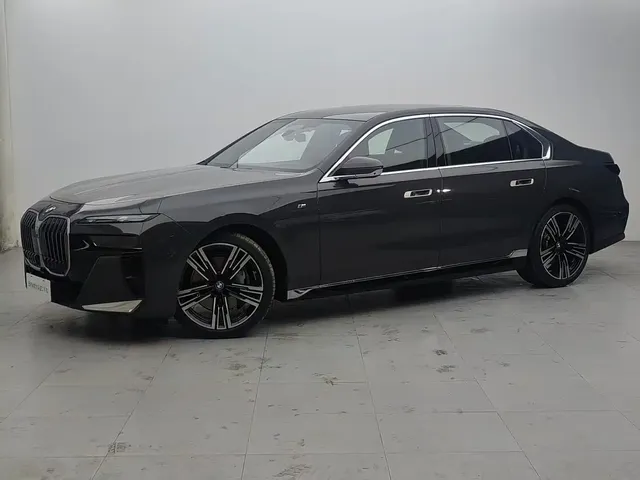 BMW 7 Series 2023 740Li Exclusive M Sport Package