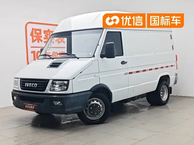 Iveco Daily 2020 Model 2.8T V35 Van Dual-Tire V35 Medium Roof 3 Seats with Side Sliding Door China V