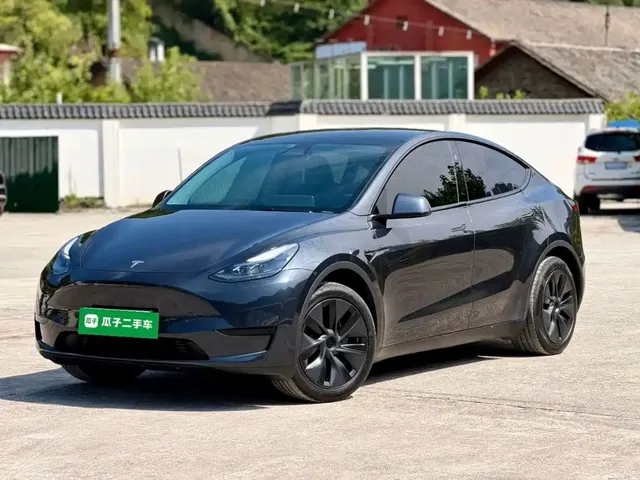 Tesla Model Y 2024 Rear-Wheel Drive Version