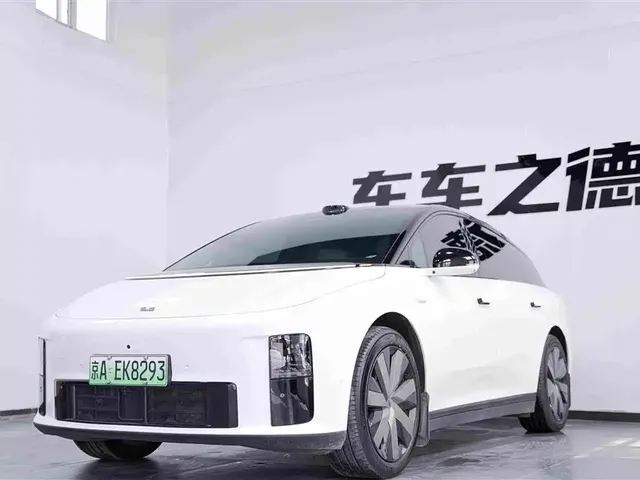Li Auto i6 2025 4WD Base Model