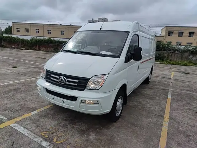 SAIC Maxus Xintu V80 2023 2.0T Manual Classic City Delivery King Long Wheelbase Medium Roof 3 Seats
