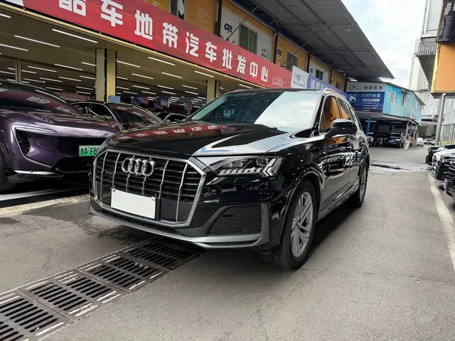 Audi Q7 2023 45 TFSI quattro S line Sport