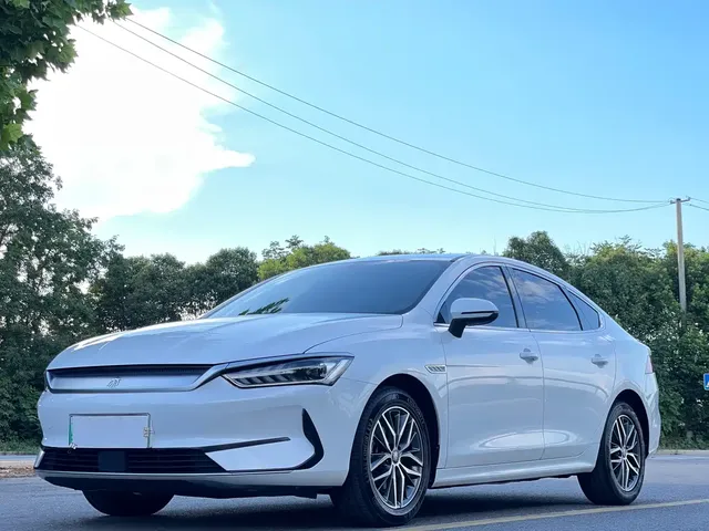 BYD Qin PLUS 2021 EV 400KM Luxury Model