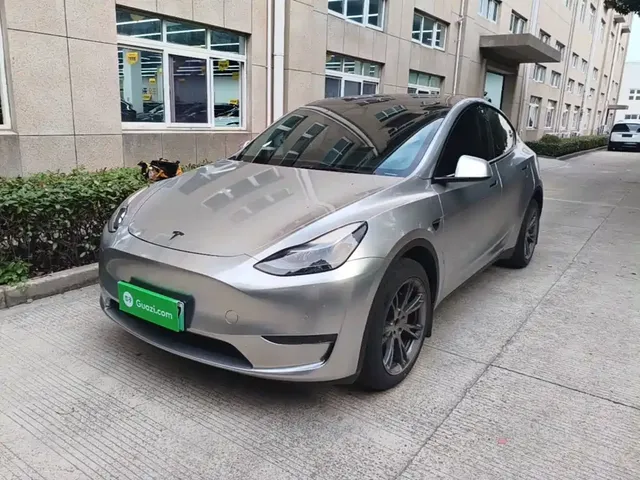 Tesla Model Y 2023 Long Range All-Wheel Drive Edition